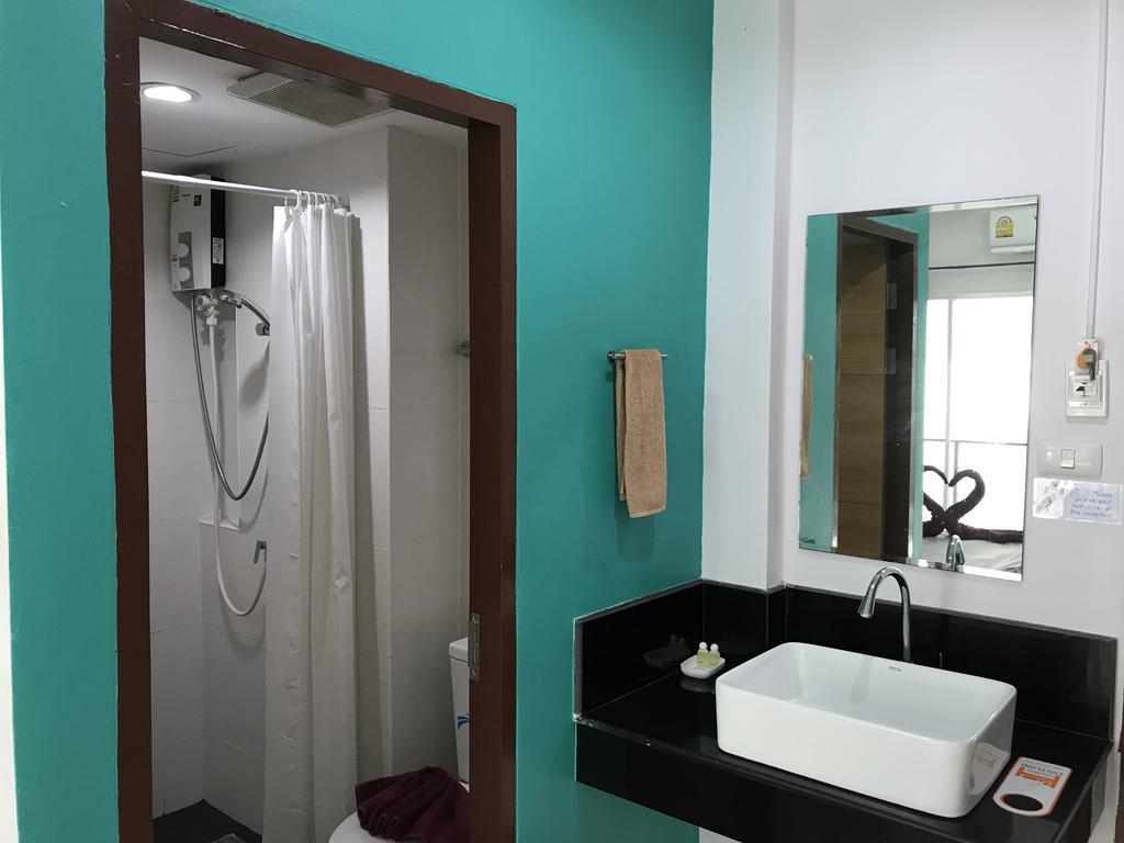 Bedbox Guesthouse And Hostel Patong Экстерьер фото